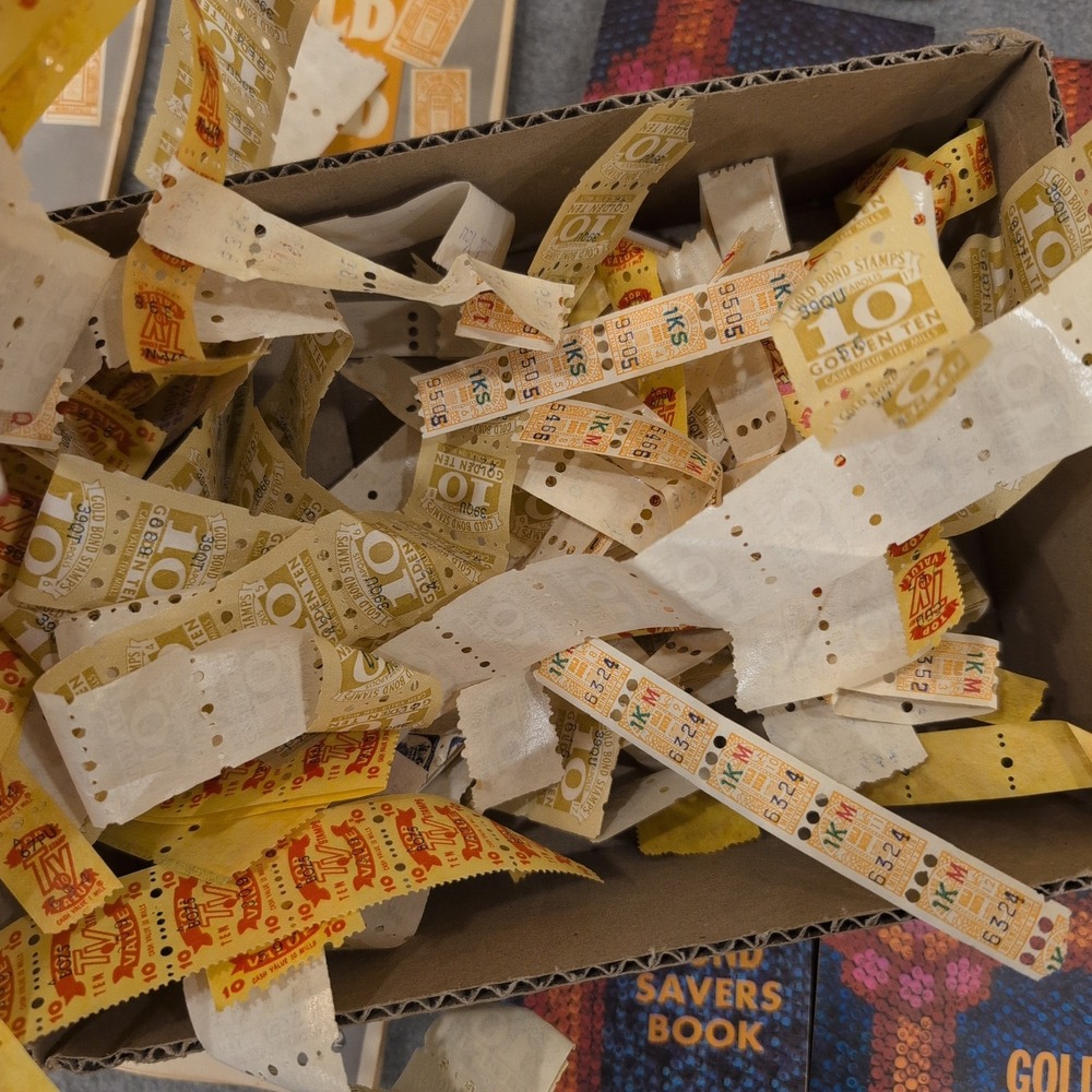 HUGE Vintage Gold Bond Trading Stamp Saver‎ Books and Loose Stamps Lot Ephemera - Picture 5 of 7